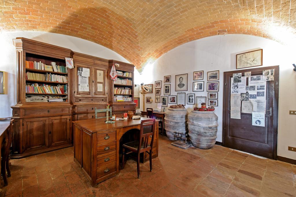 Tenuta Di Petriolo Guest House Torrita di Siena Exterior photo